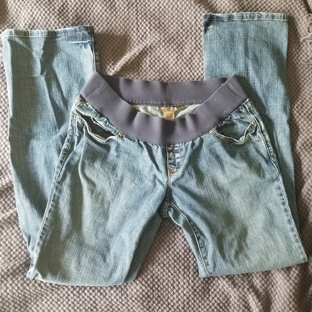 🛍Medium Long Maternity Jean's EUC Old Navy - Picture 2 of 5